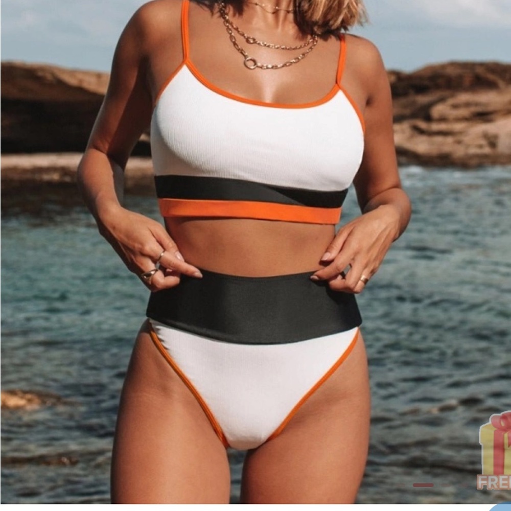 Colorblock Highwaisted Bikini